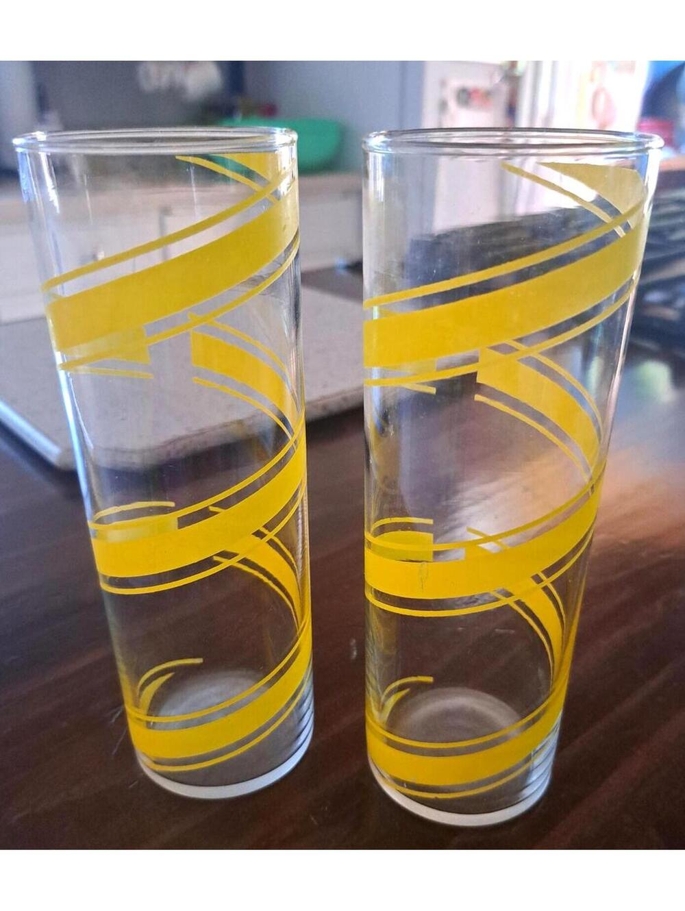Vintage Set of 2 Mid-Century Yellow Swirl/Ribbon Style Highball Glasses
